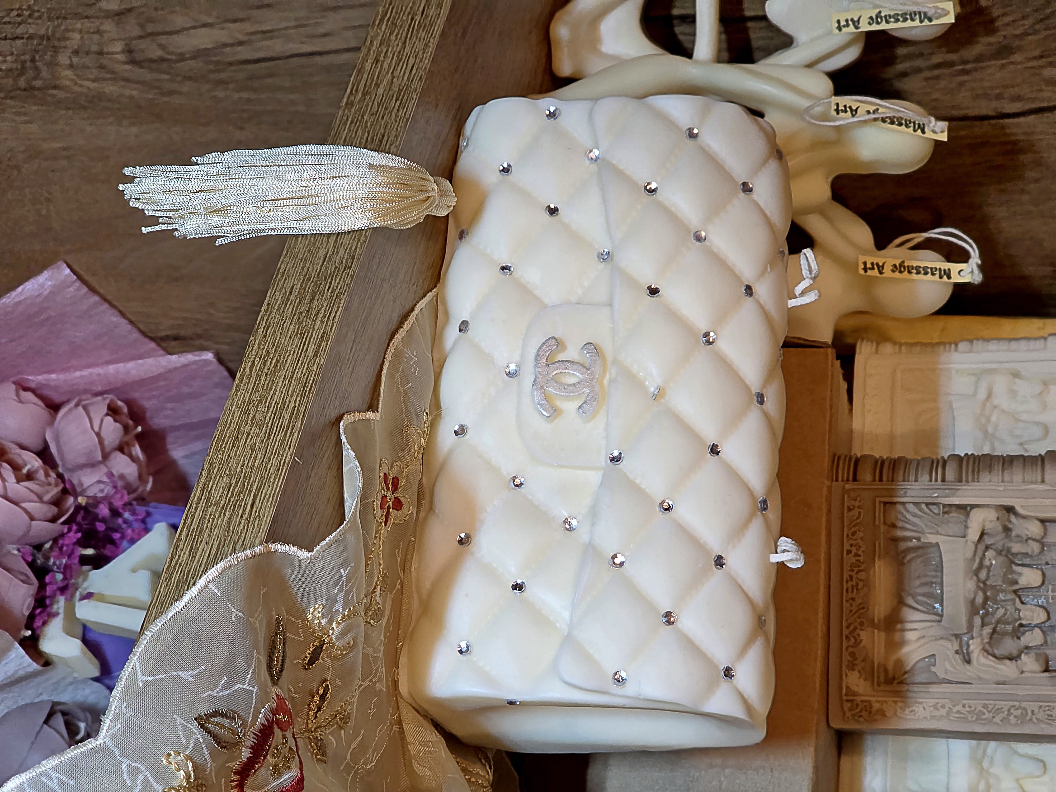 Handcrafted massage candle: Vogue & Bloom